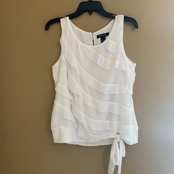 💗Perfect Condition WHBM Ruffle Tie Top💗 - Picture 2 of 5